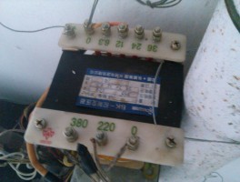 小型变压器220v转12v(小型变压器220v转12v电流过大怎么办)